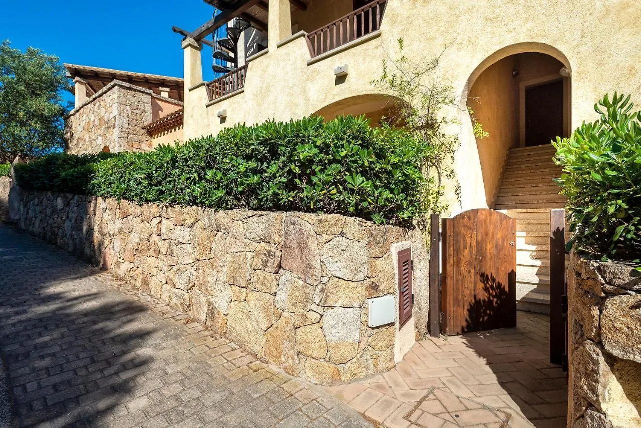 House Of Lens Apartment Golfo Aranci
