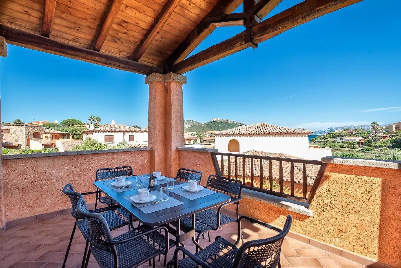 House Of Lens Apartment Golfo Aranci